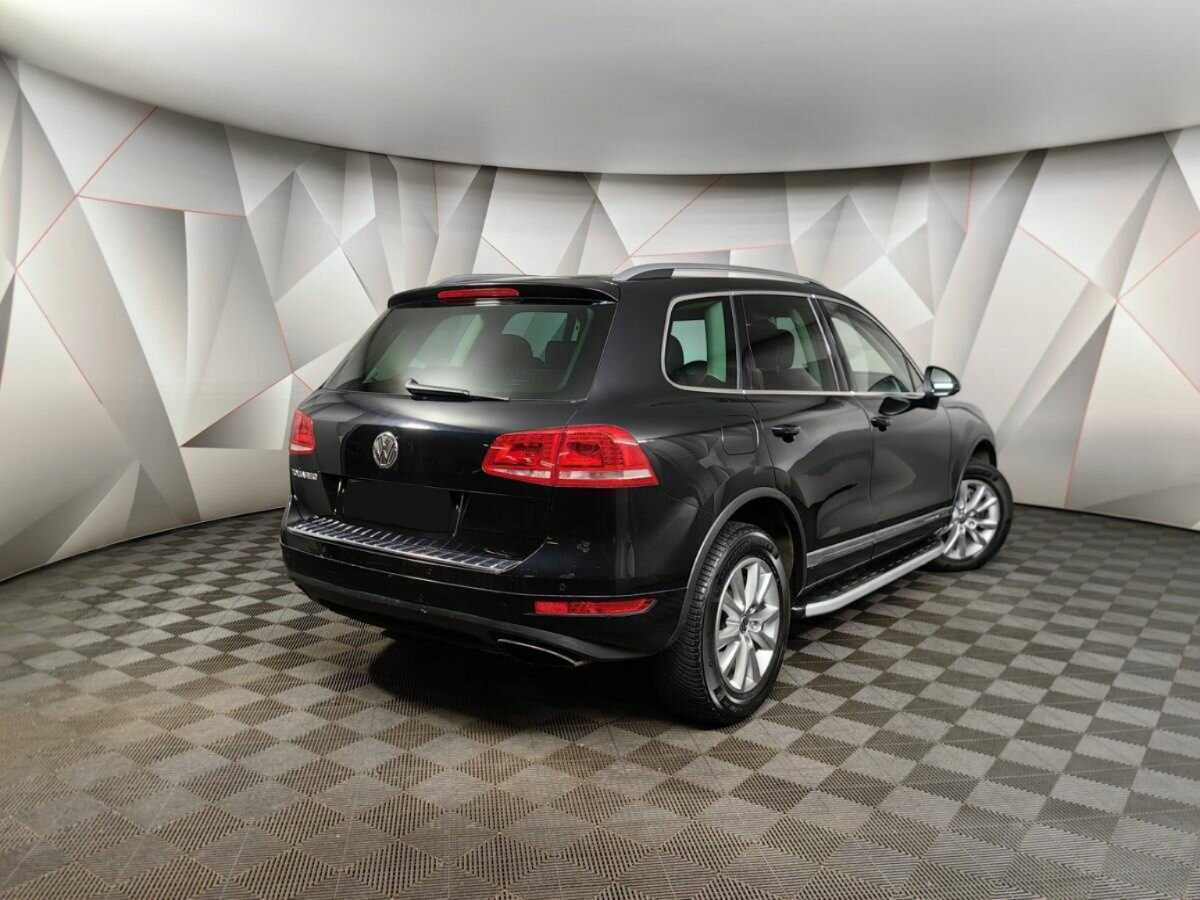 Volkswagen Touareg, 2013 - фото №2