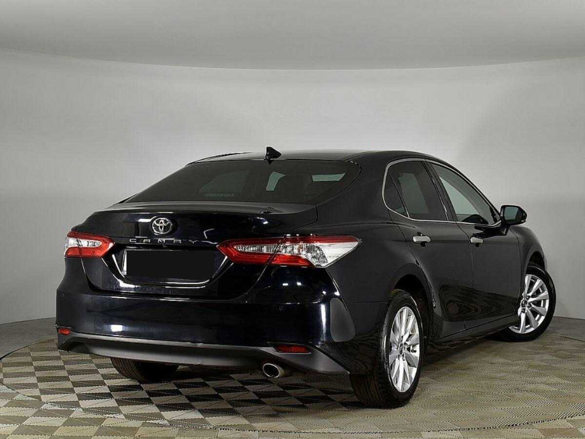 Toyota Camry, 2019 - фото №2