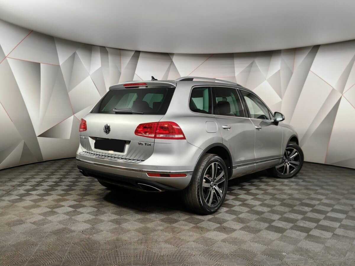 Volkswagen Touareg, 2017 - фото №2