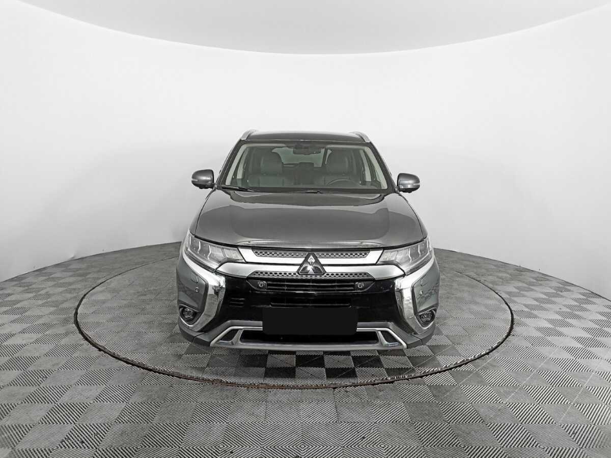 Mitsubishi Outlander, 2021 - фото №2