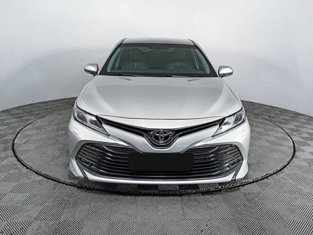 Toyota Camry, 2019 - фото №2