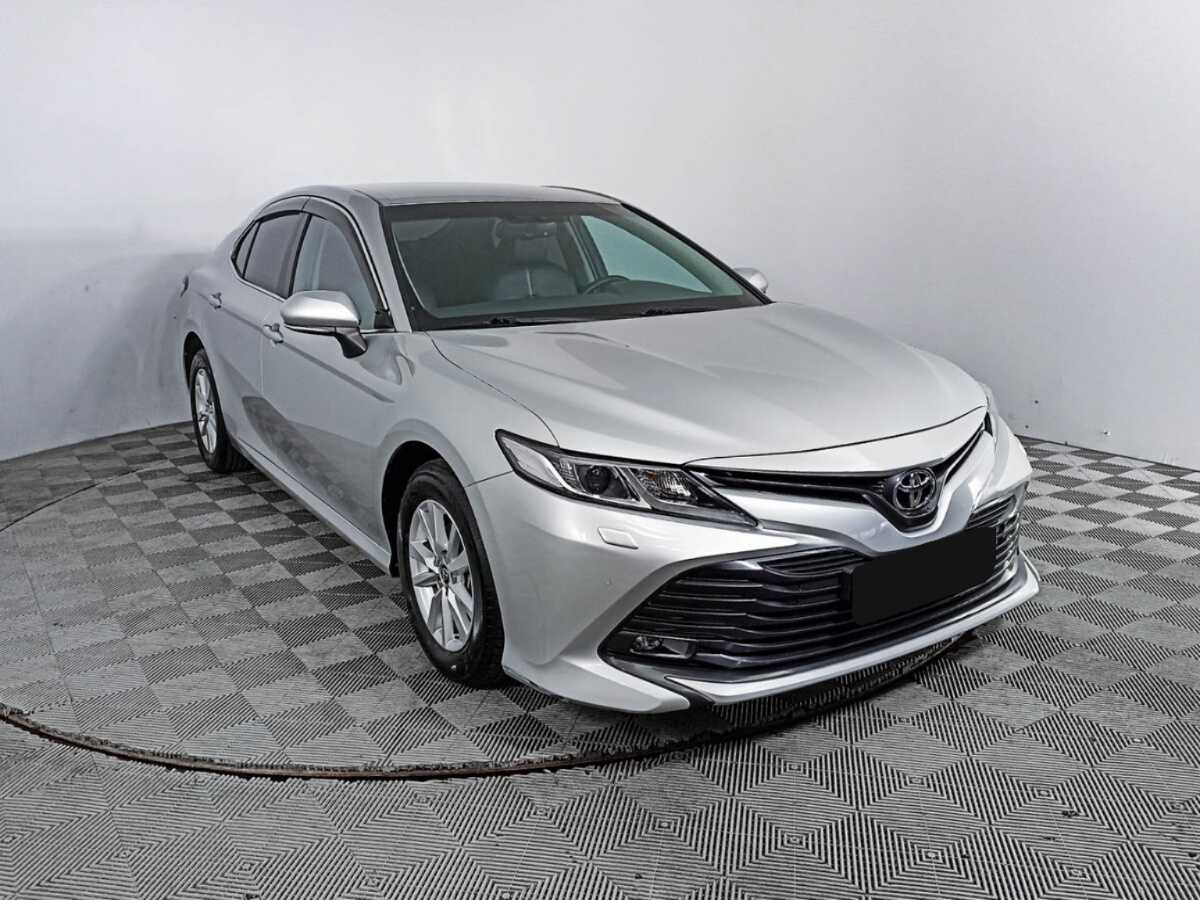 Toyota Camry, 2019 - фото №3