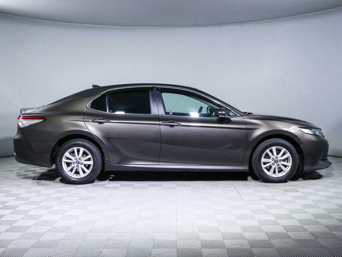 Toyota Camry, 2020 - фото №4