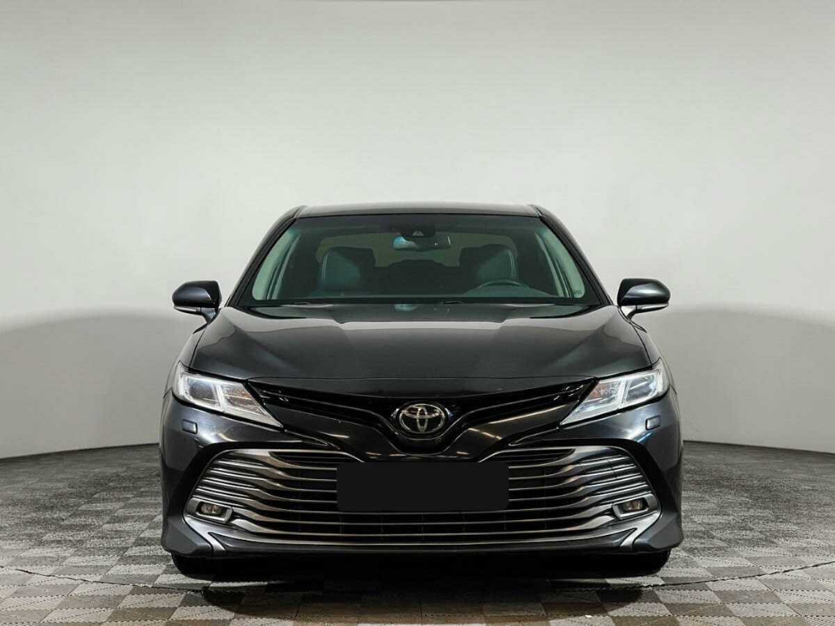 Toyota Camry, 2018 - фото №2