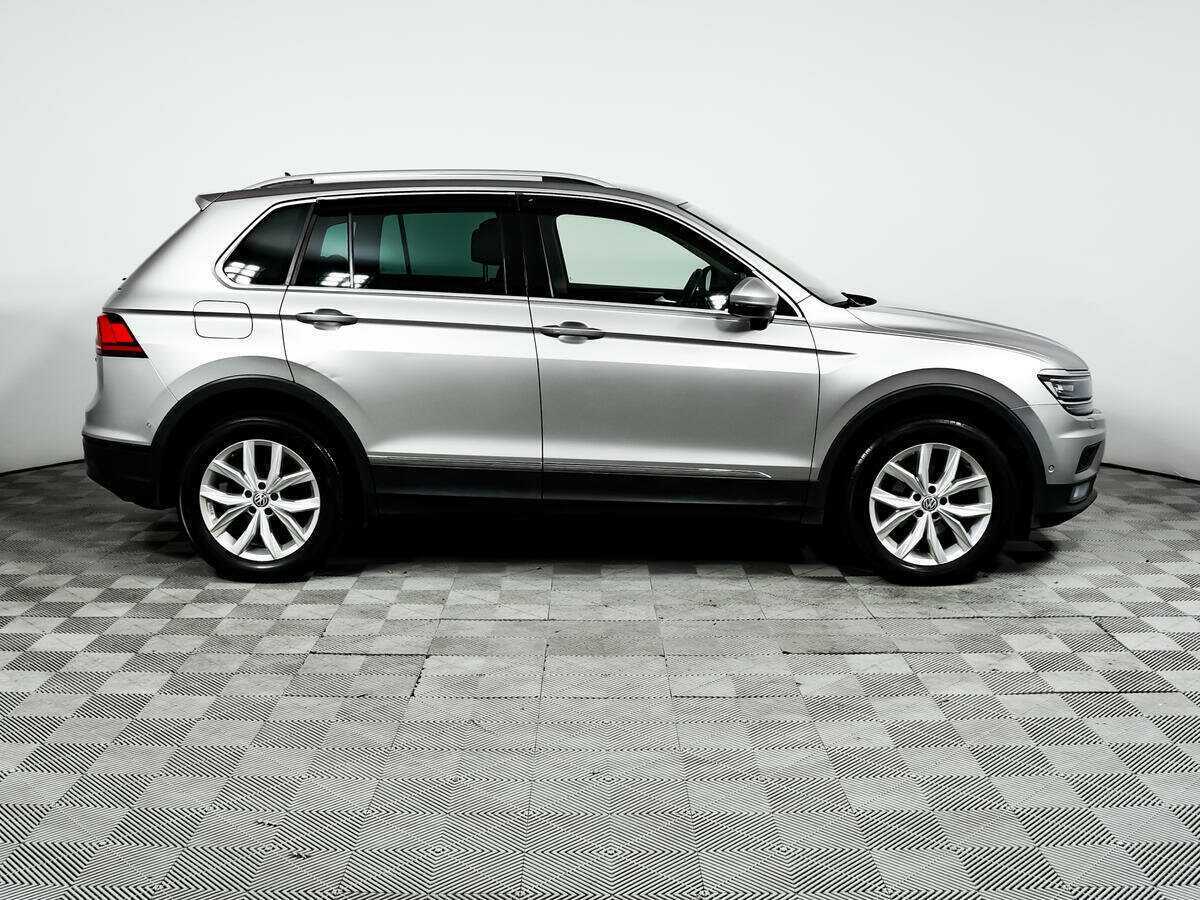 Volkswagen Tiguan, 2020 - фото №4
