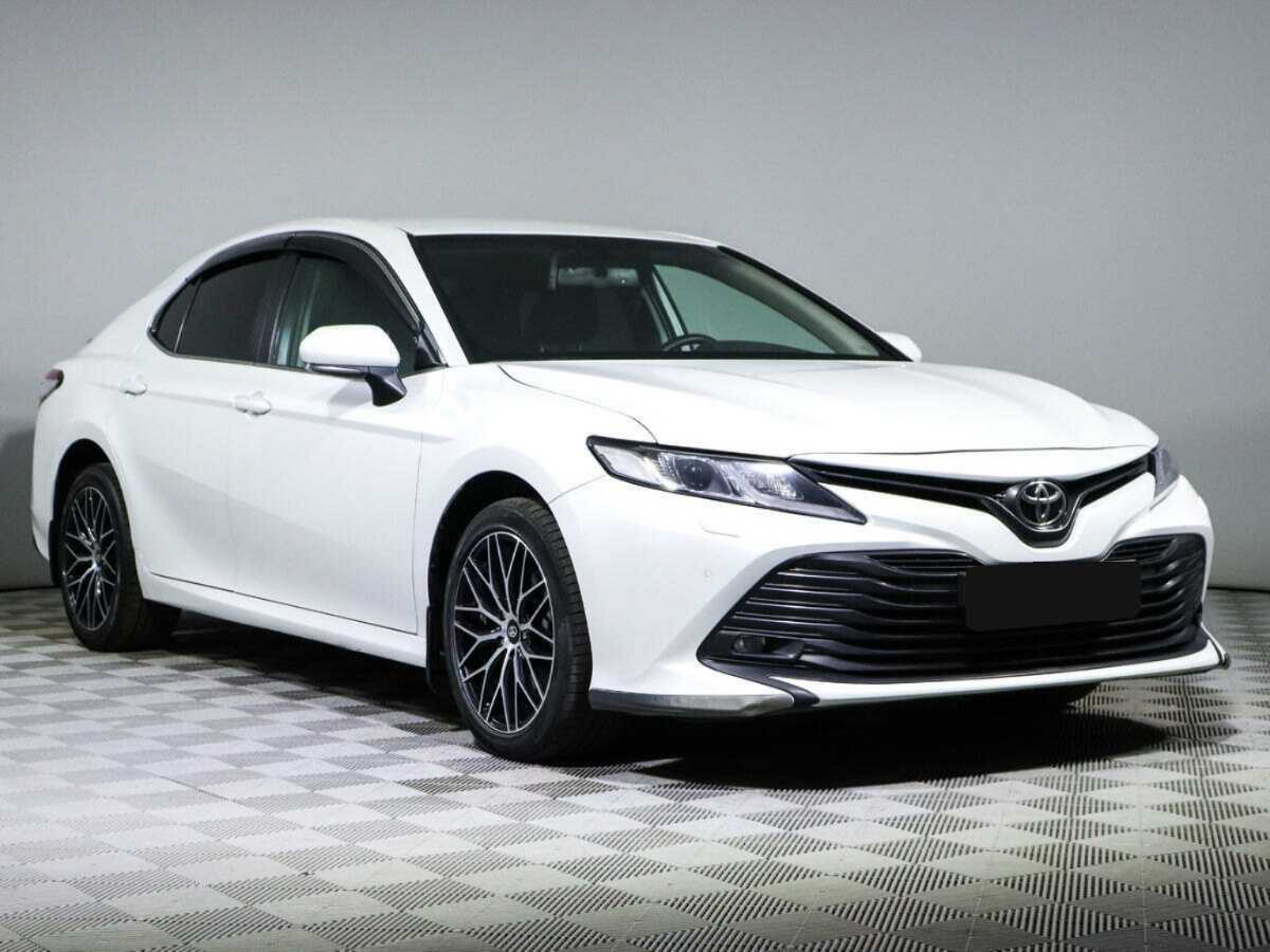 Toyota Camry, 2020 - фото №3