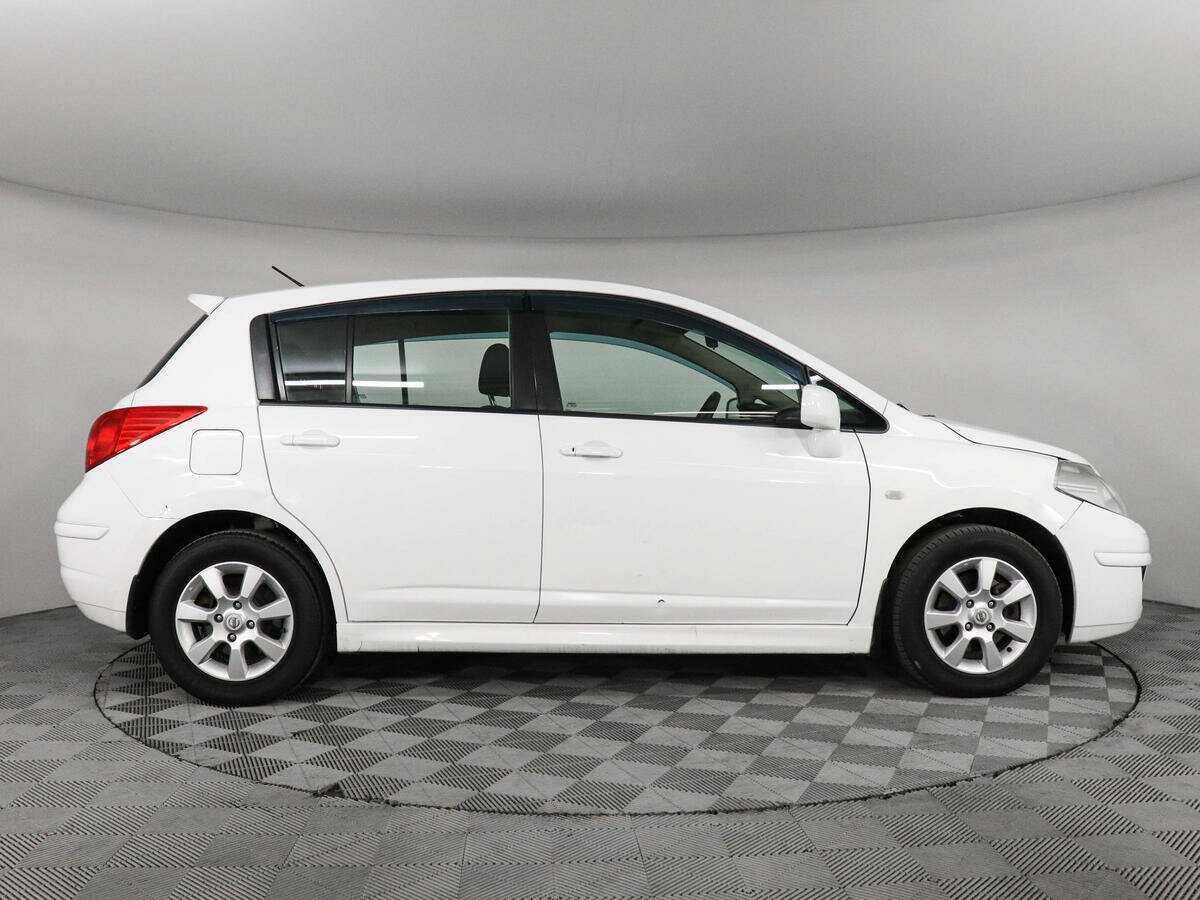 Nissan Tiida, 2013 - фото №4