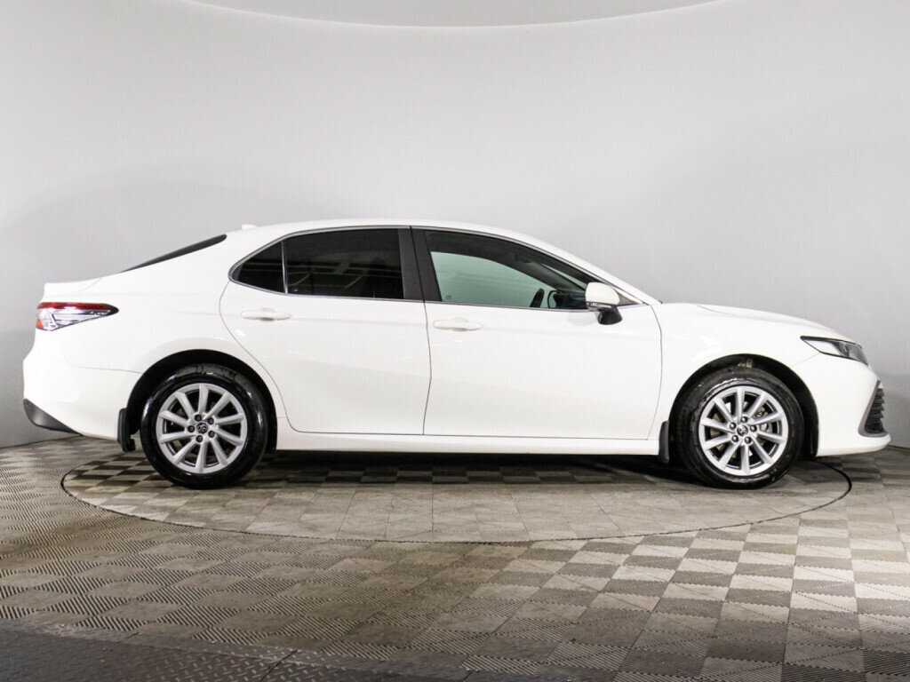 Toyota Camry, 2021 - фото №4