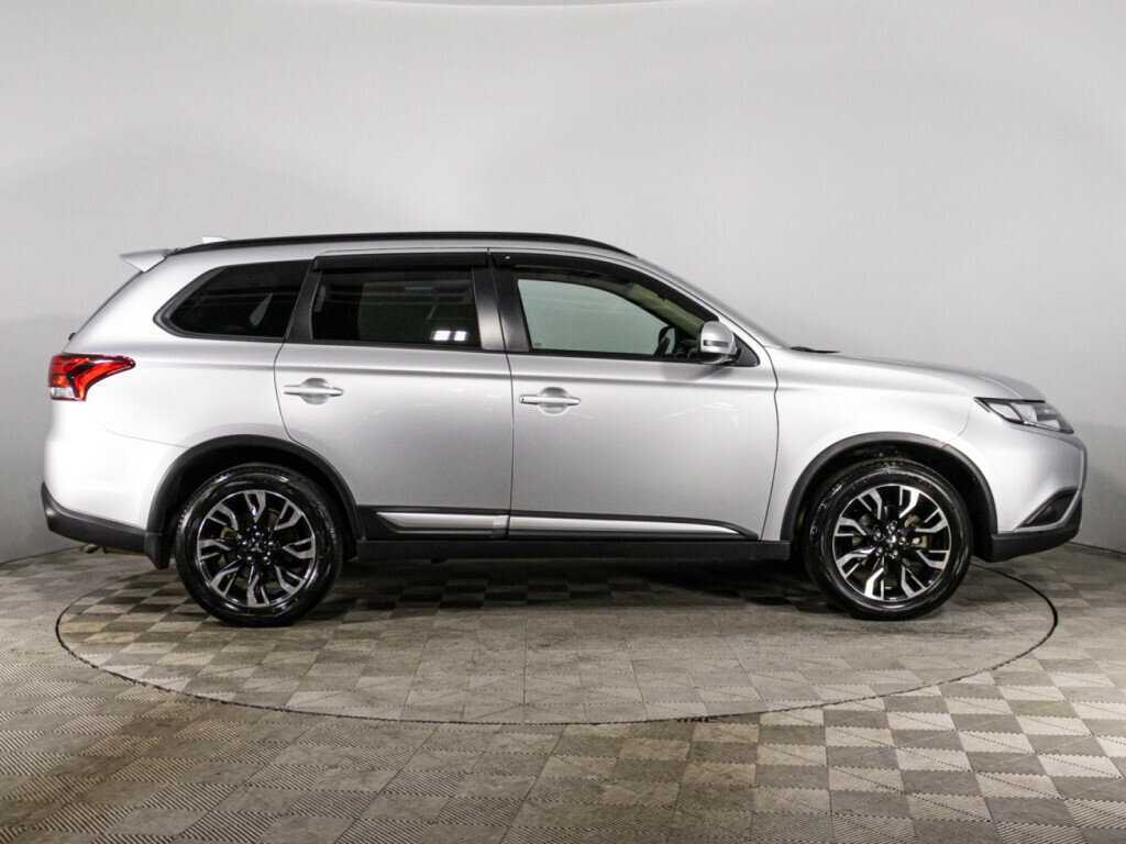 Mitsubishi Outlander, 2021 - фото №4
