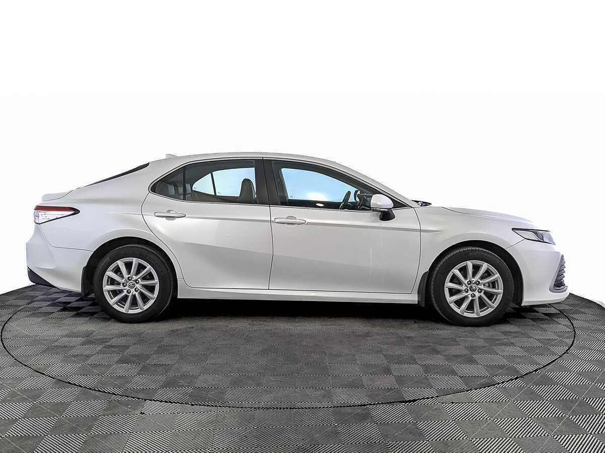 Toyota Camry, 2021 - фото №4