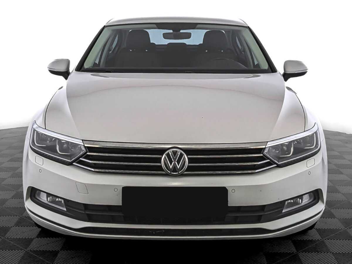 Volkswagen Passat, 2016 - фото №2