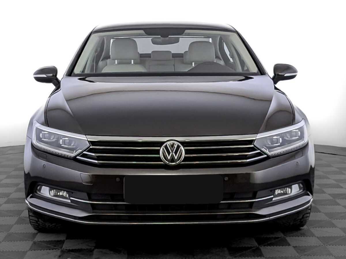 Volkswagen Passat, 2017 - фото №2