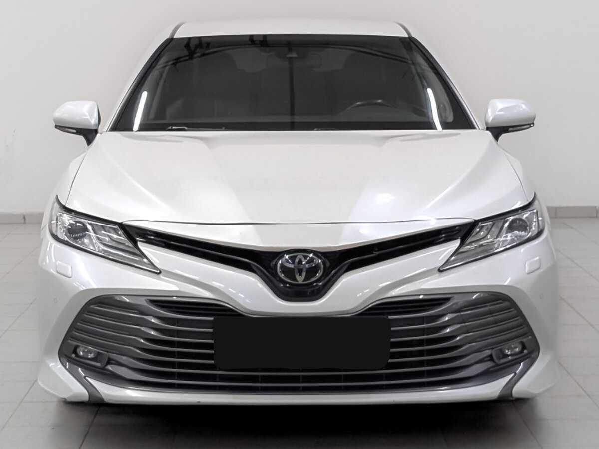 Toyota Camry, 2019 - фото №2