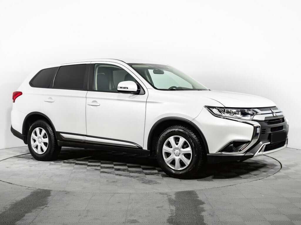 Mitsubishi Outlander, 2020 - фото №3
