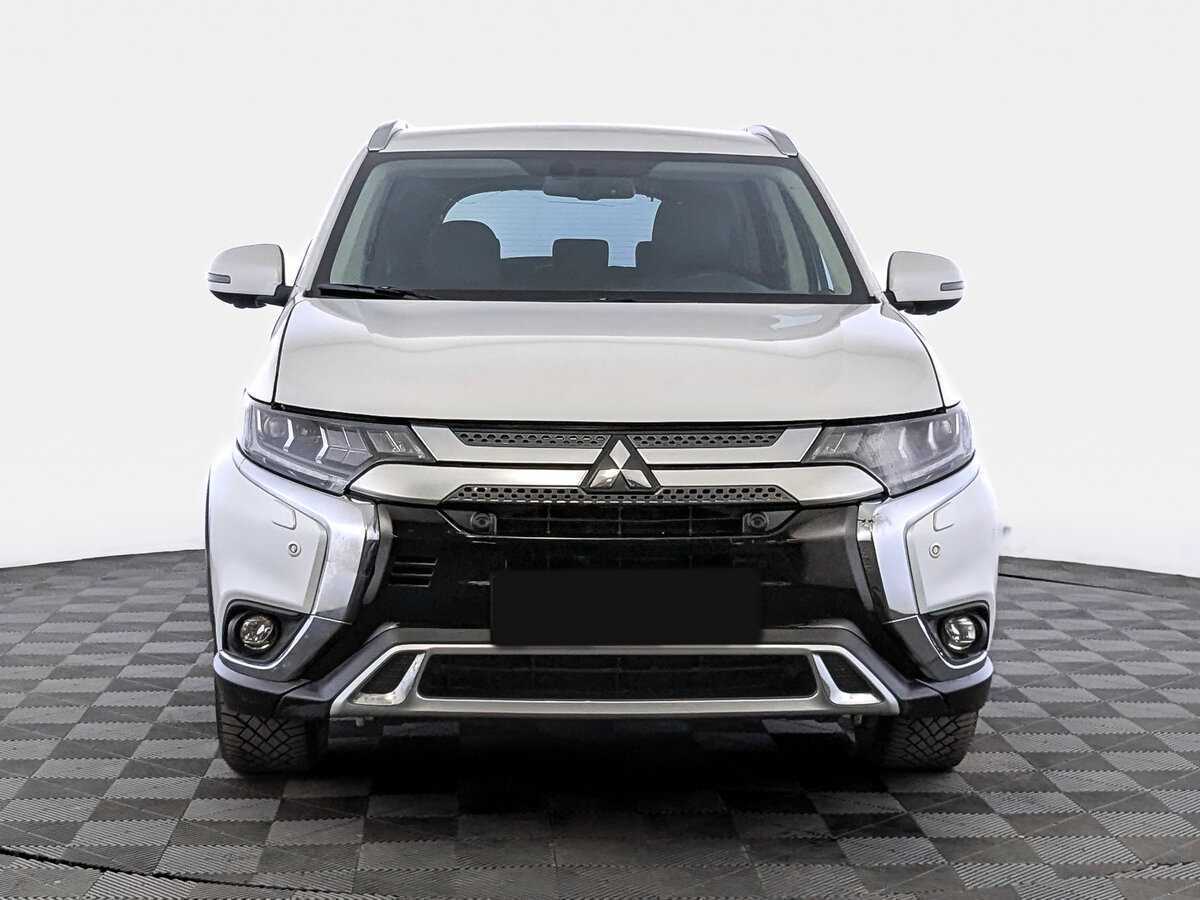 Mitsubishi Outlander, 2021 - фото №2