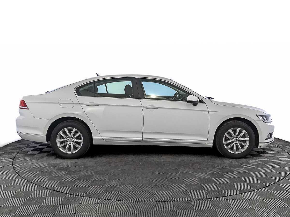 Volkswagen Passat, 2019 - фото №4