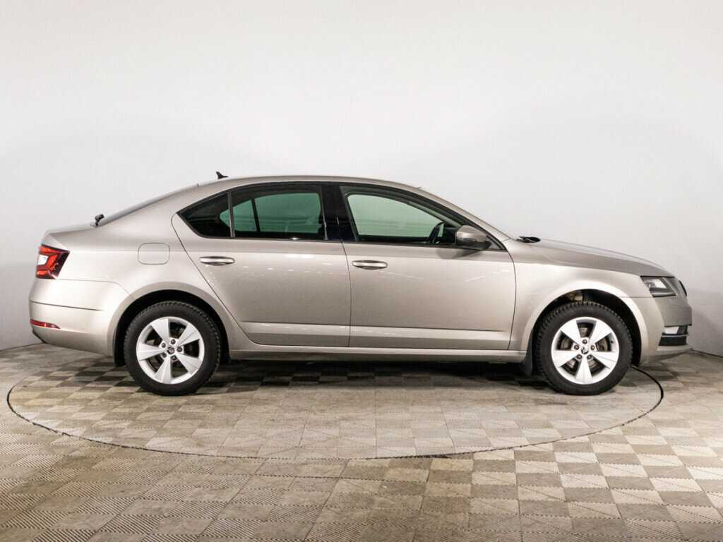 Skoda Octavia, 2018 - фото №4