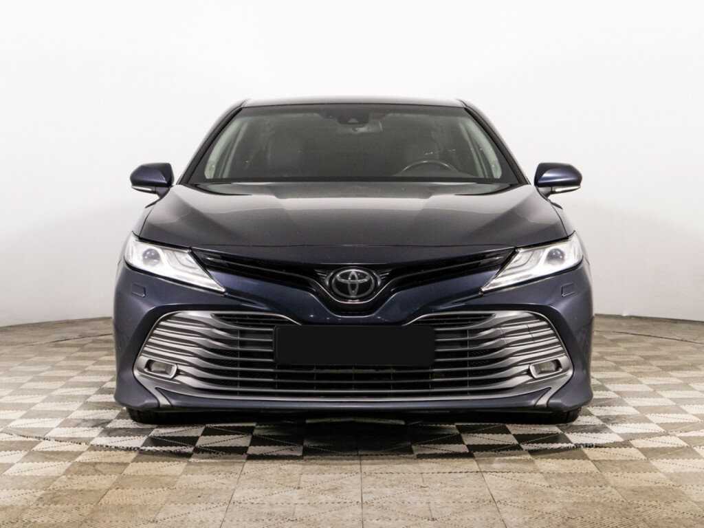 Toyota Camry, 2019 - фото №2