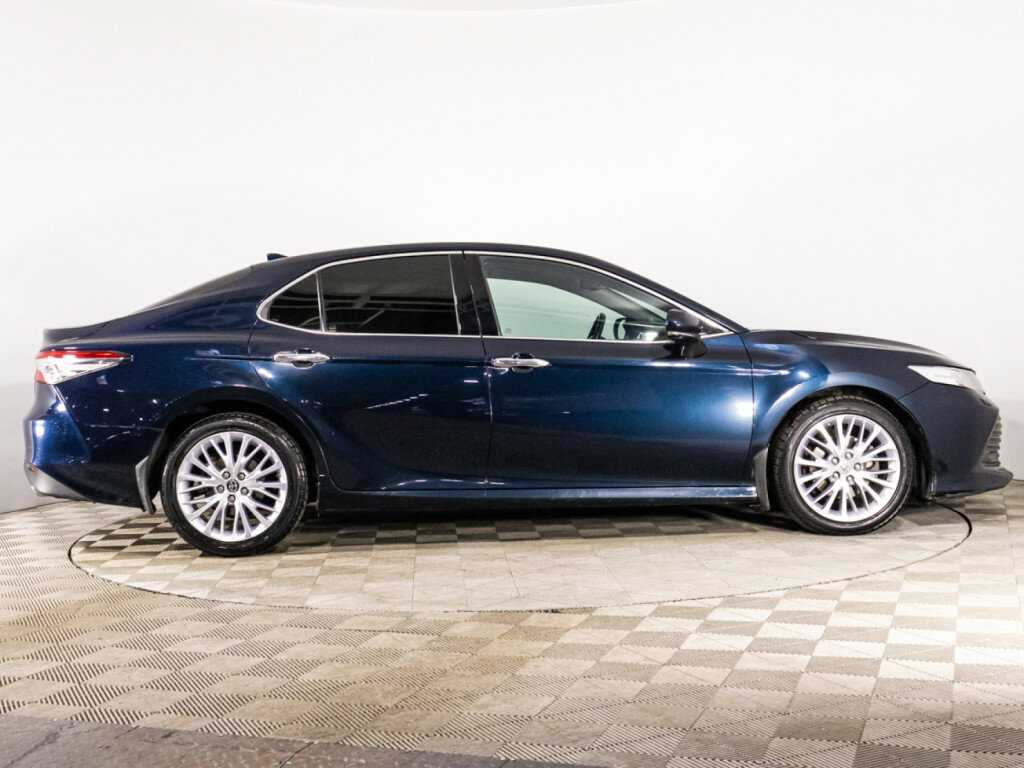 Toyota Camry, 2019 - фото №4
