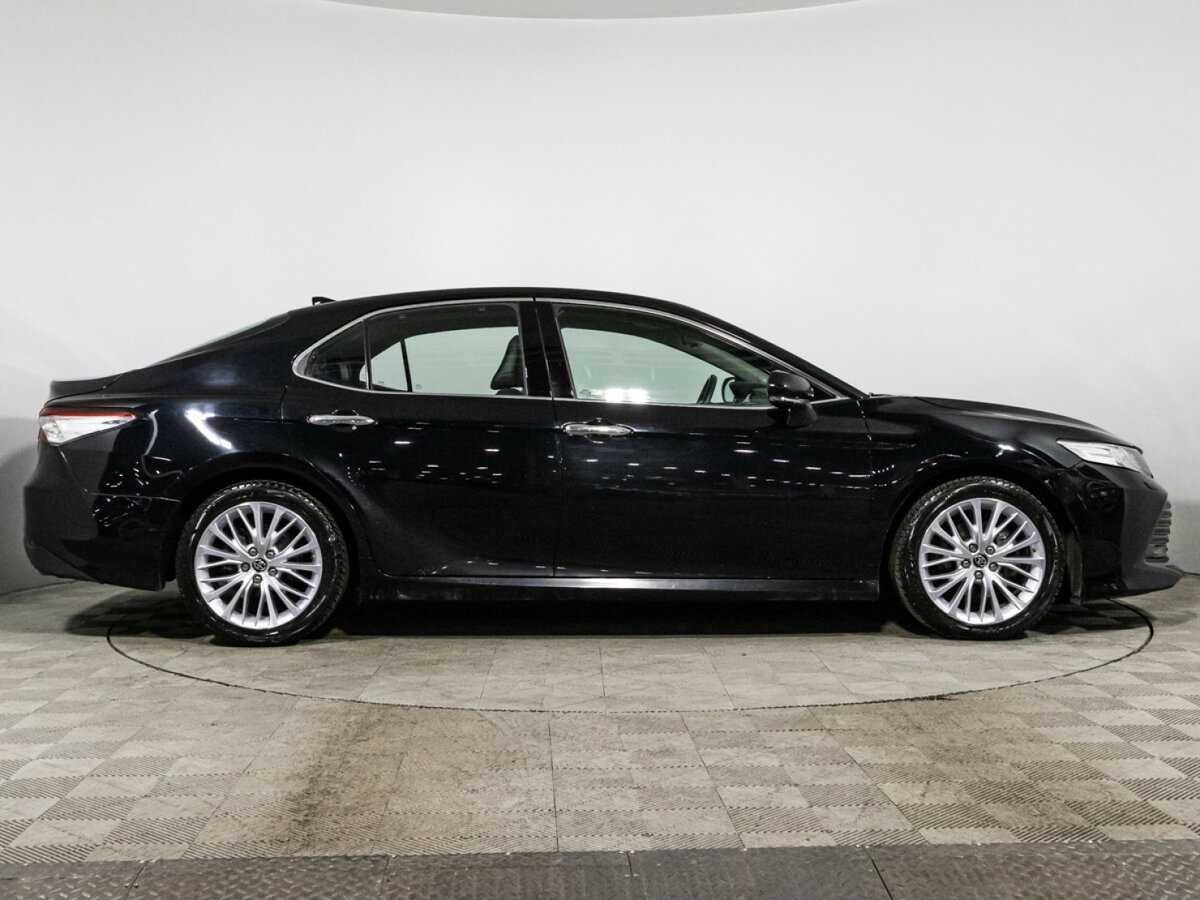 Toyota Camry, 2018 - фото №4