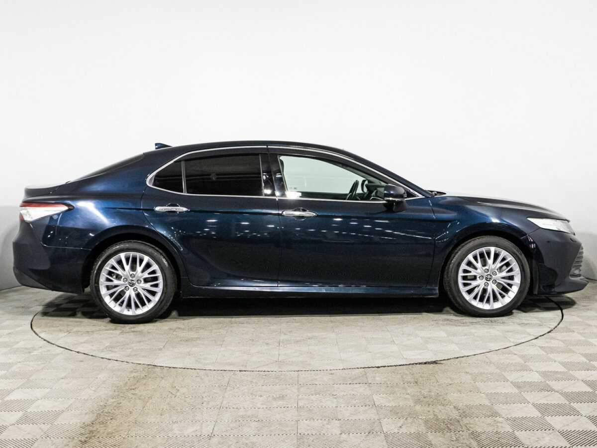 Toyota Camry, 2018 - фото №4