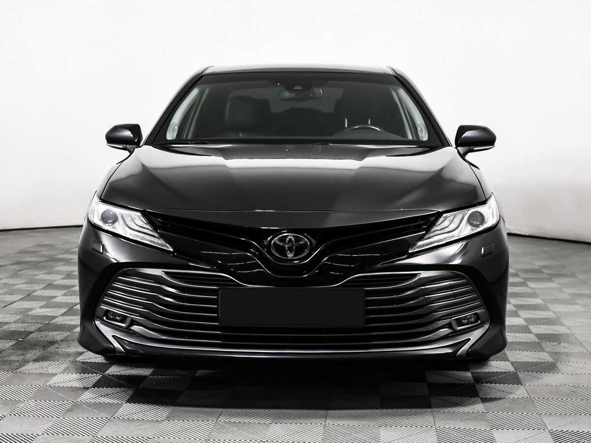 Toyota Camry, 2018 - фото №2