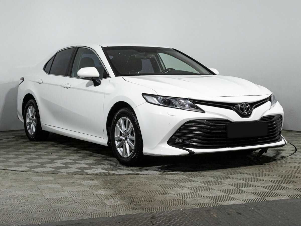 Toyota Camry, 2019 - фото №3