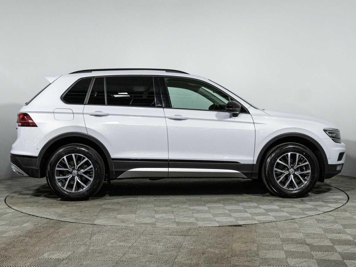 Volkswagen Tiguan, 2020 - фото №4
