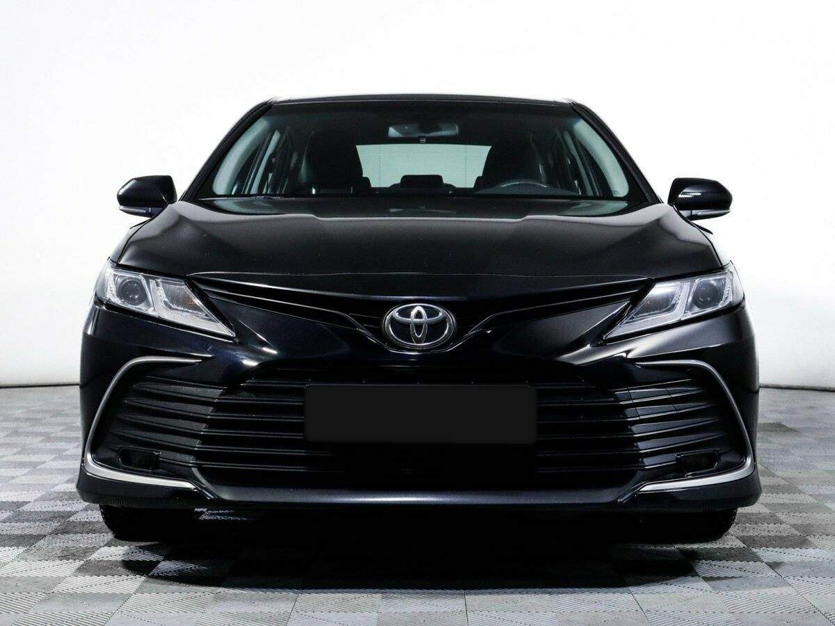 Toyota Camry, 2021 - фото №2