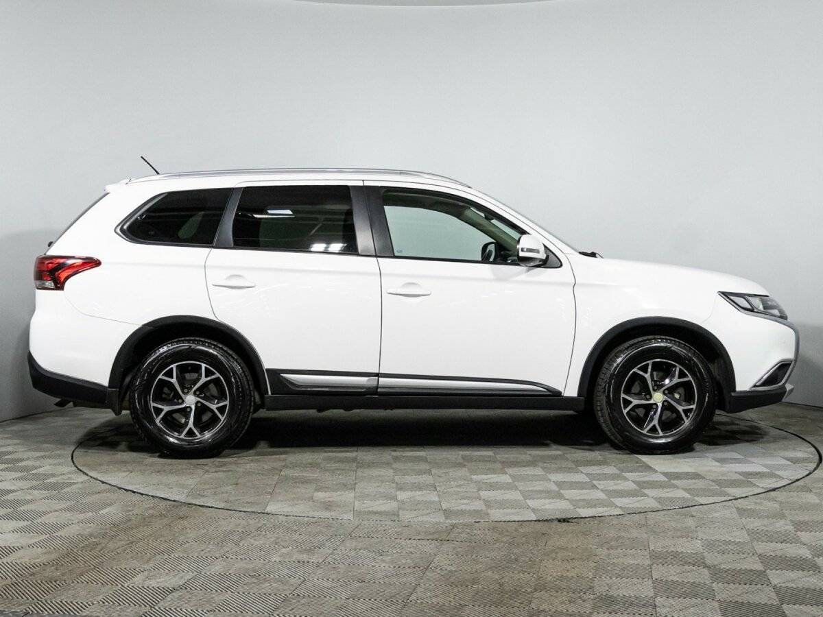 Mitsubishi Outlander, 2016 - фото №4