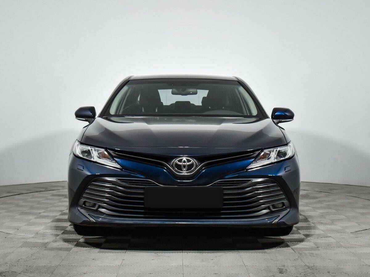 Toyota Camry, 2019 - фото №2