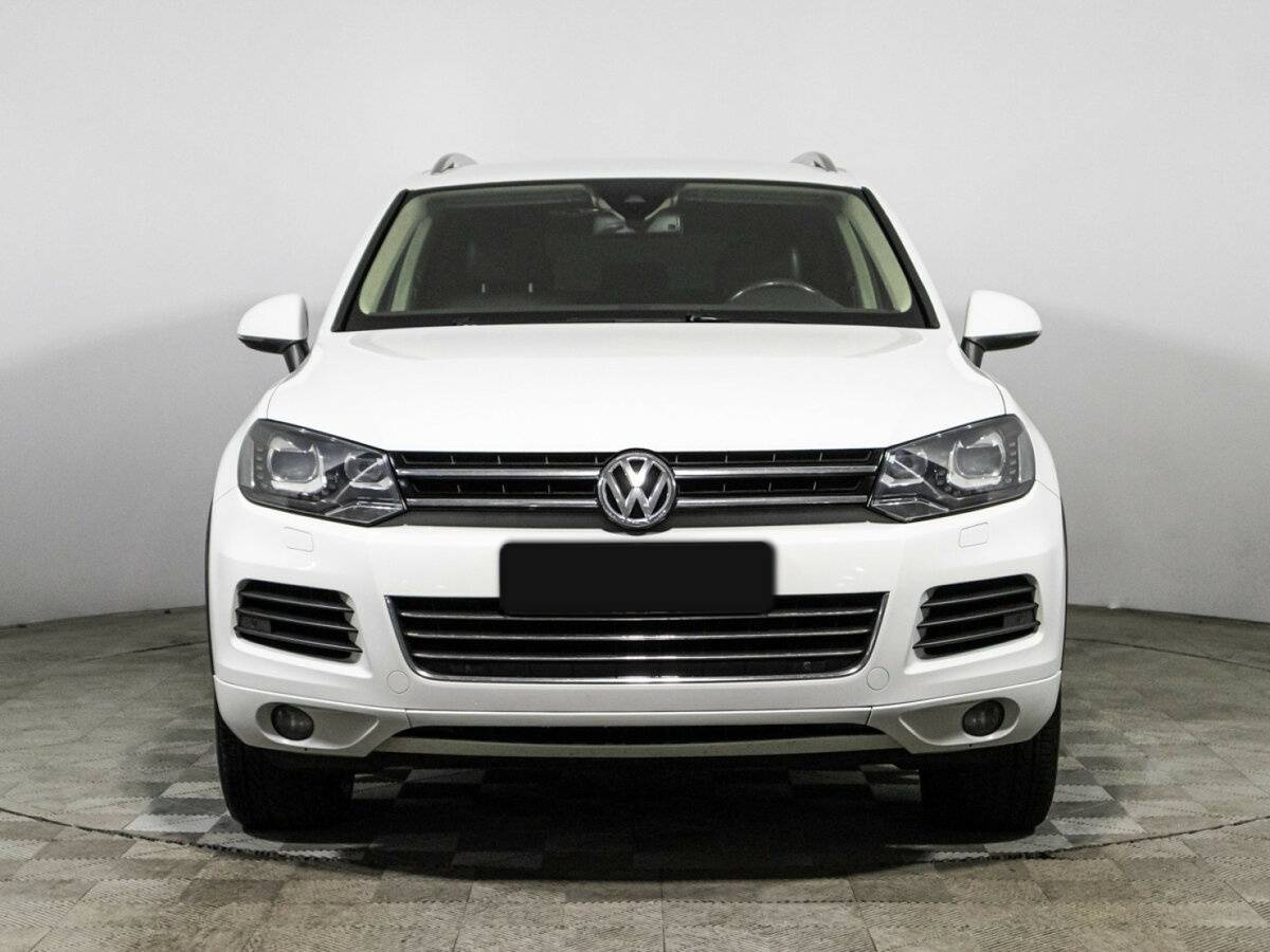 Volkswagen Touareg, 2013 - фото №2