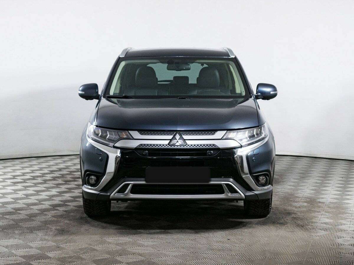 Mitsubishi Outlander, 2020 - фото №2