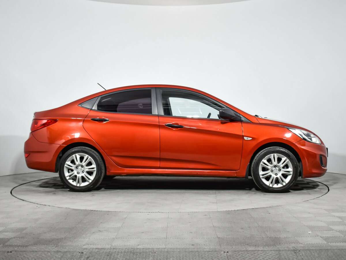 Hyundai Solaris, 2012 - фото №4