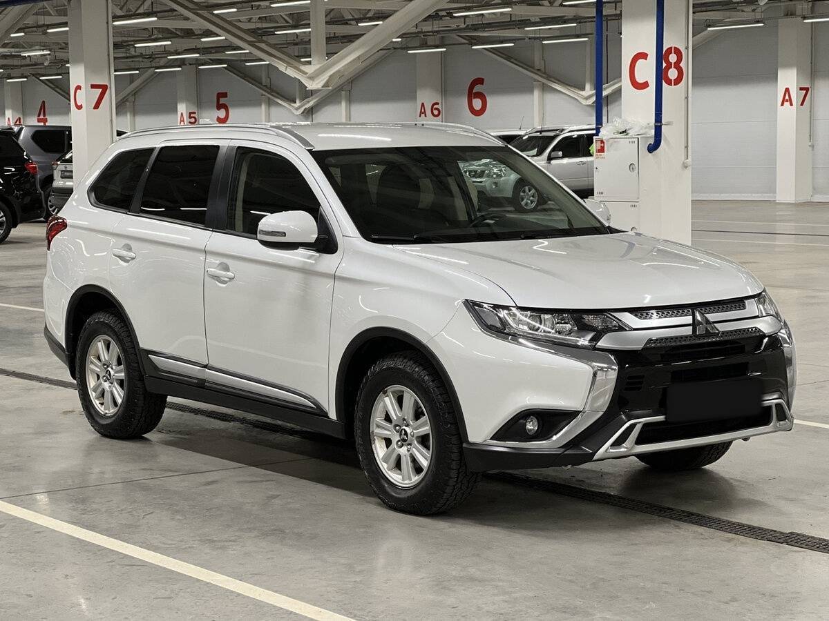 Mitsubishi Outlander, 2021 - фото №3