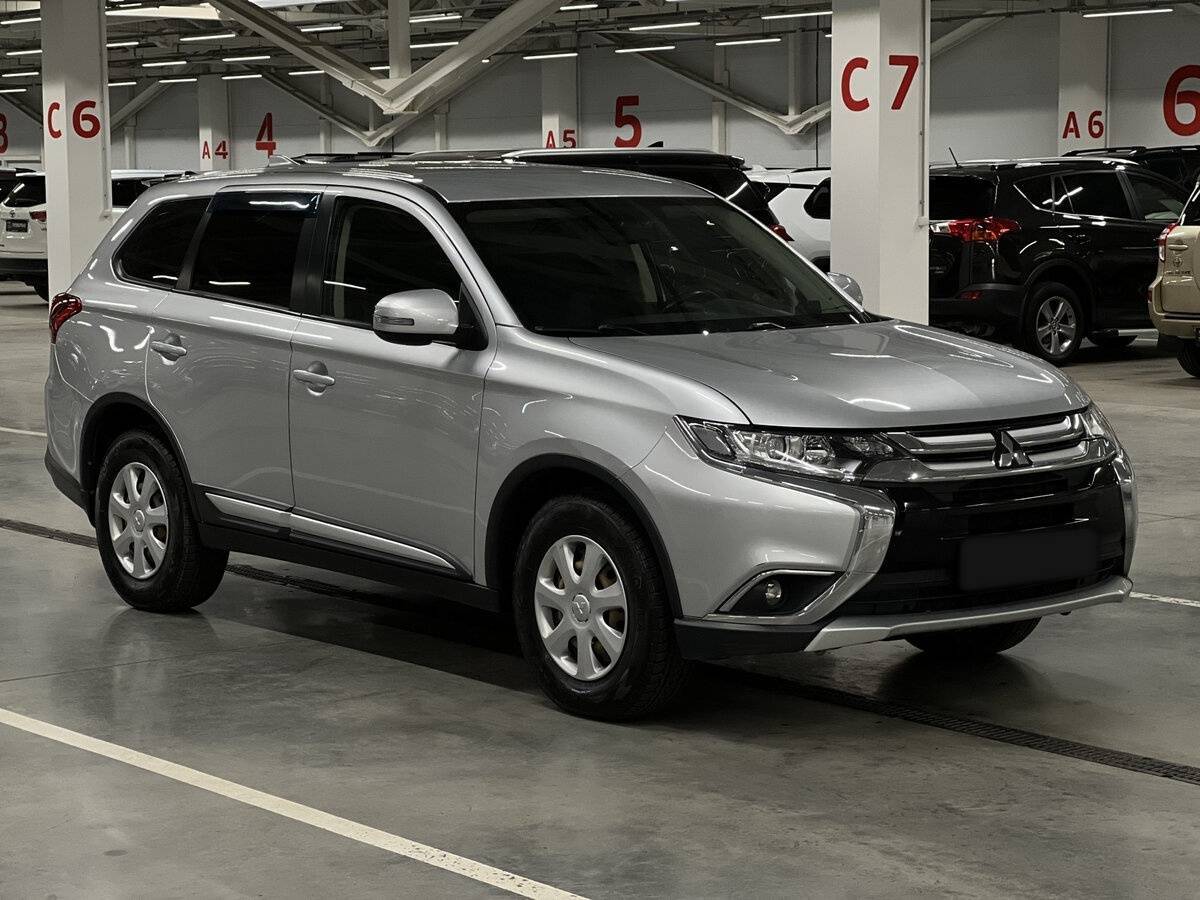Mitsubishi Outlander, 2017 - фото №3