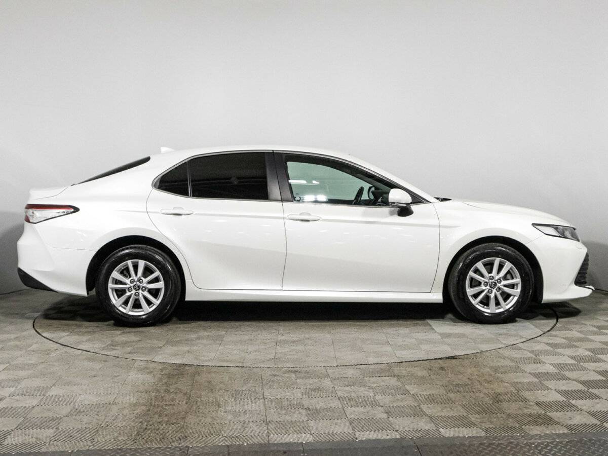 Toyota Camry, 2020 - фото №4