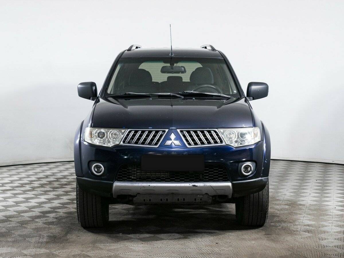 Mitsubishi Pajero Sport, 2012 - фото №2