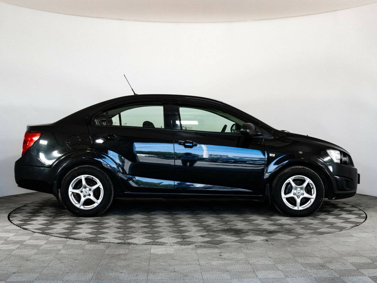 Chevrolet Aveo, 2014 - фото №4