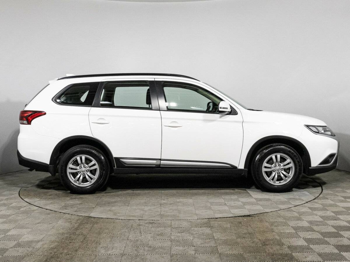 Mitsubishi Outlander, 2022 - фото №4