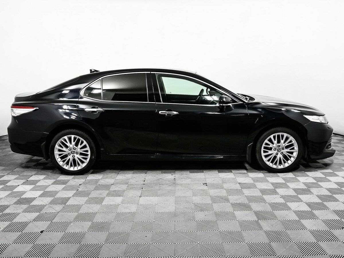 Toyota Camry, 2019 - фото №4