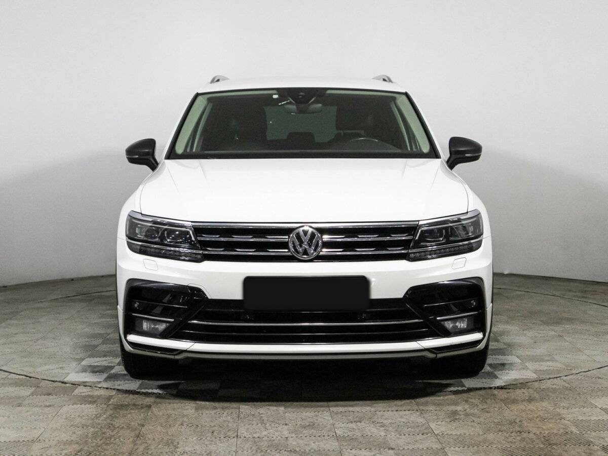 Volkswagen Tiguan, 2020 - фото №2