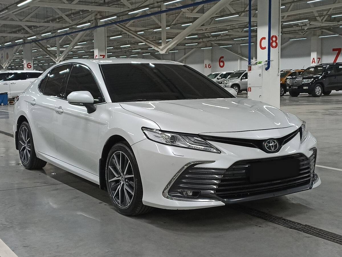 Toyota Camry, 2021 - фото №3
