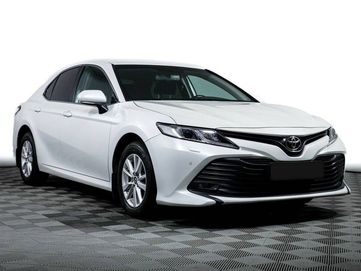 Toyota Camry, 2019 - фото №3