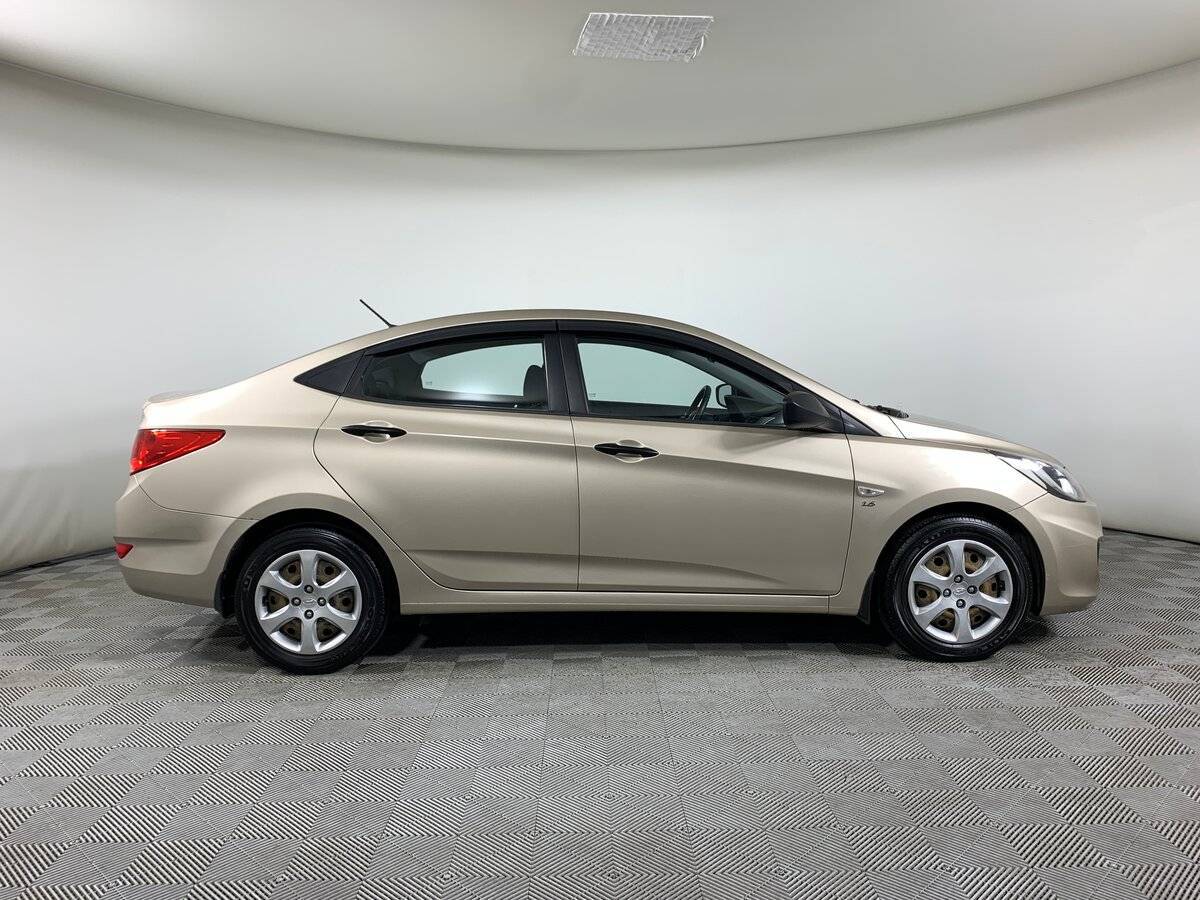 Hyundai Solaris, 2012 - фото №4