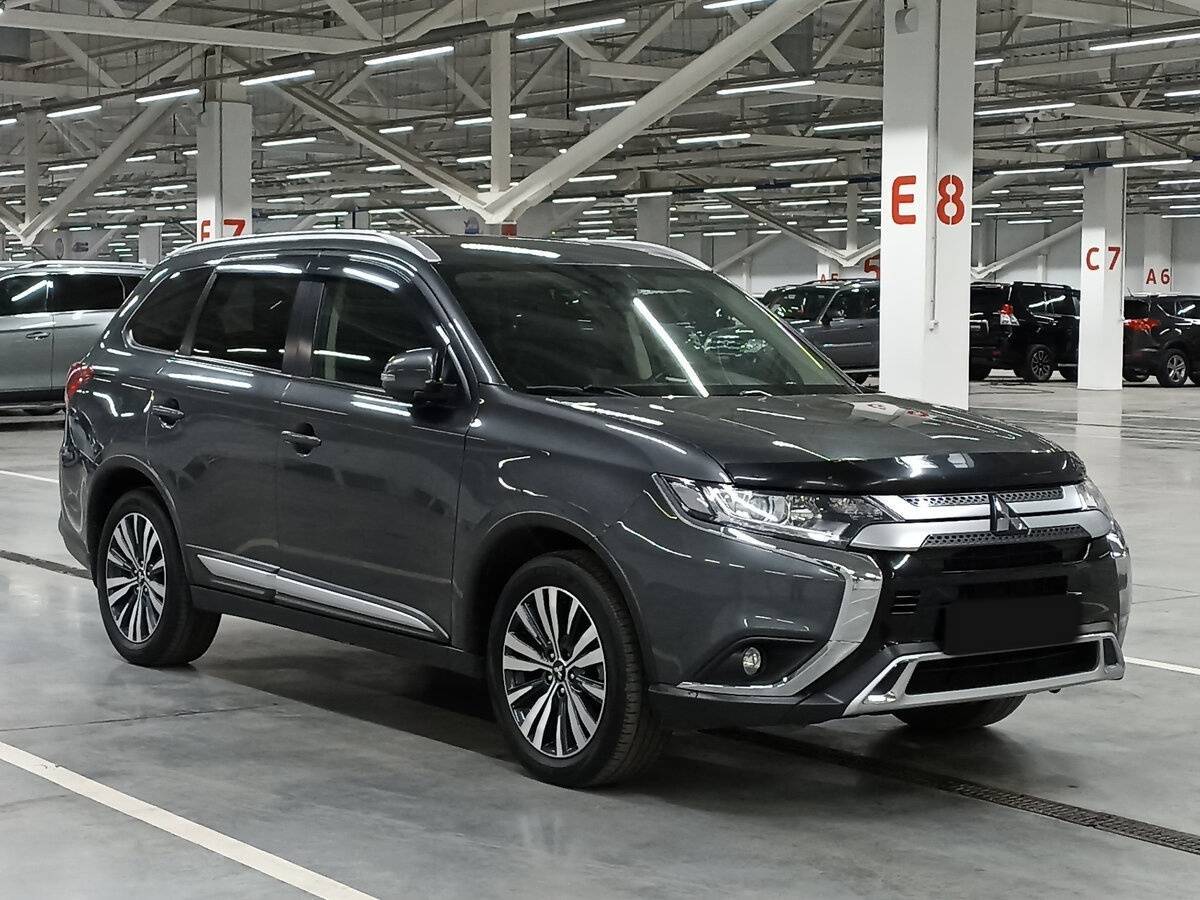 Mitsubishi Outlander, 2020 - фото №3