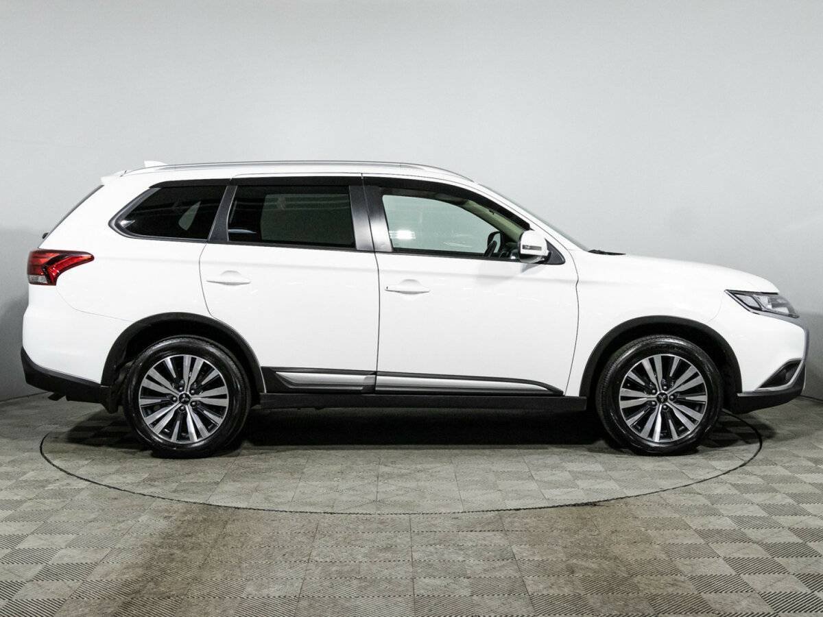 Mitsubishi Outlander, 2021 - фото №4