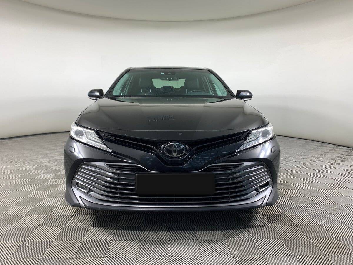 Toyota Camry, 2018 - фото №2