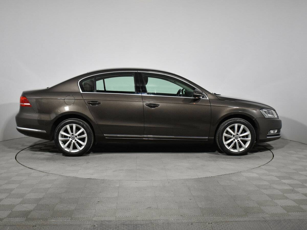 Volkswagen Passat, 2012 - фото №4