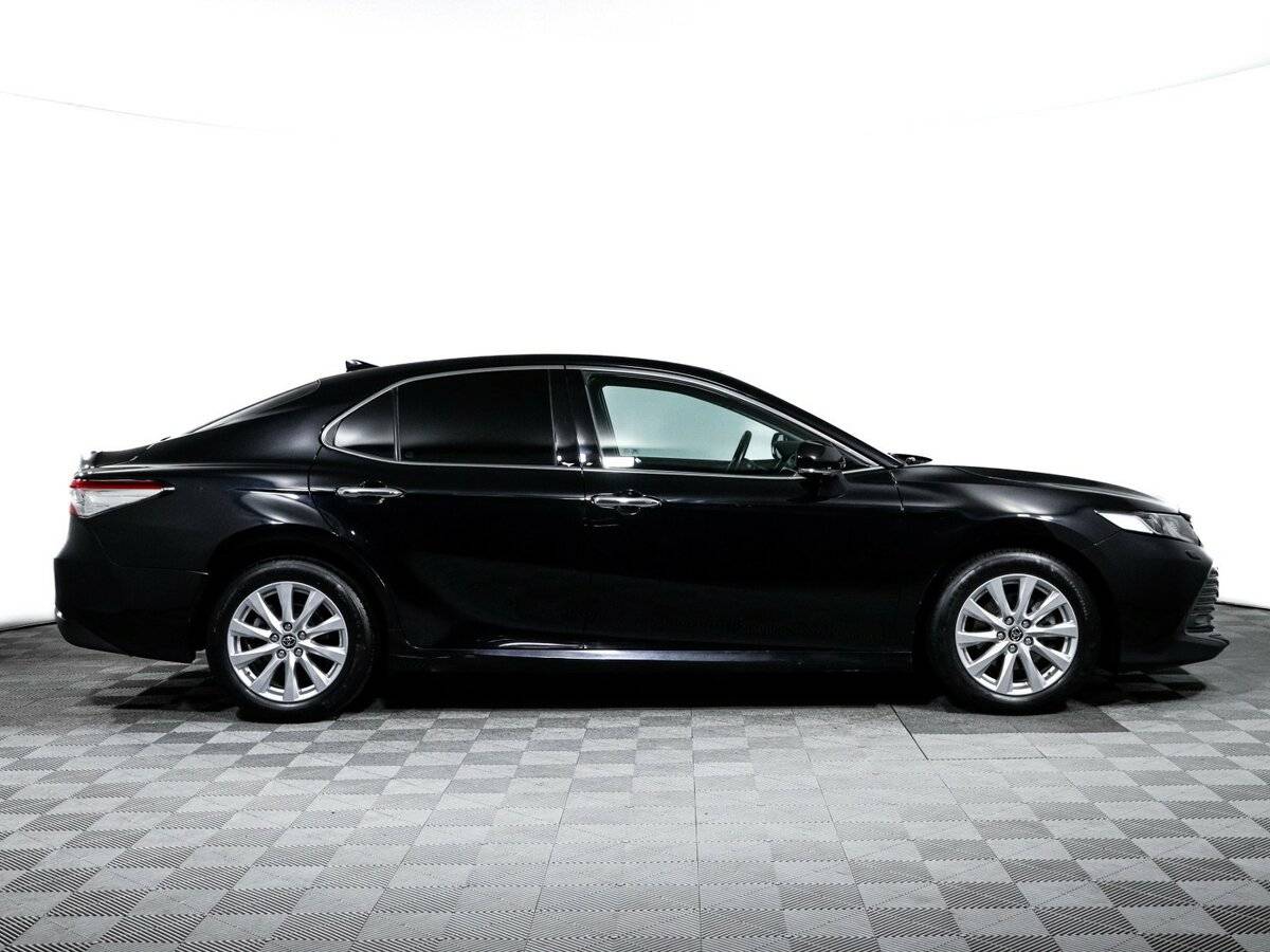 Toyota Camry, 2018 - фото №3